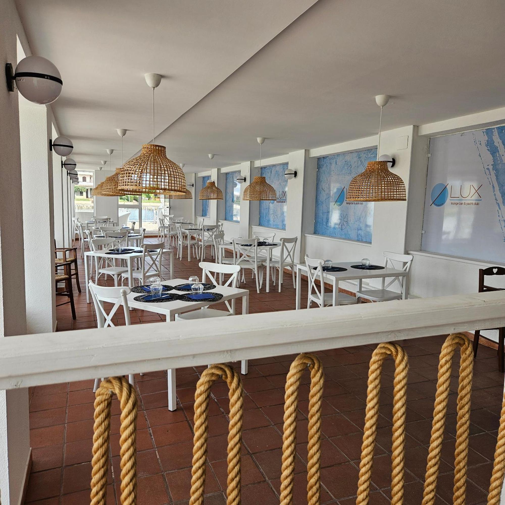 Casa Vacanze Lux By White Aparthotel I Casoni Eksteriør bilde